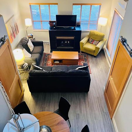 Tyndalstone Lodge 3 Bedroom In The Heart Of Village North Уислър Екстериор снимка