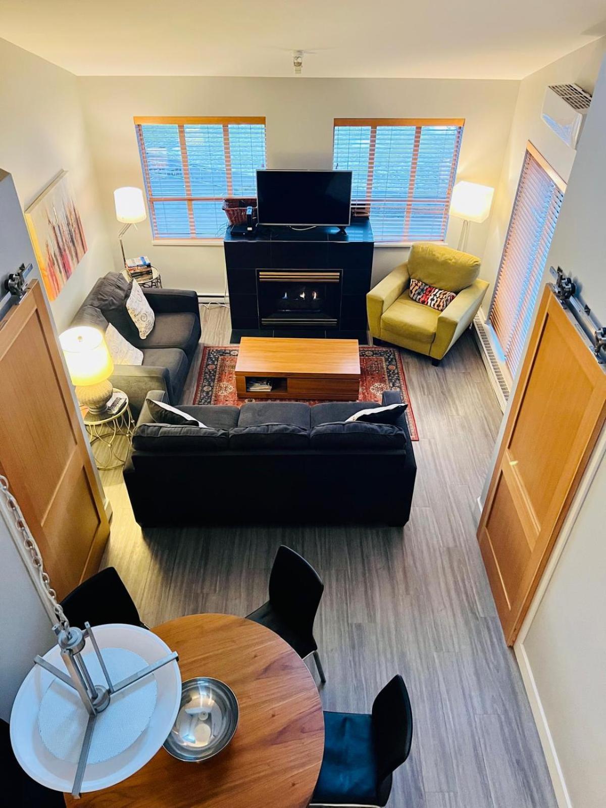 Tyndalstone Lodge 3 Bedroom In The Heart Of Village North Уислър Екстериор снимка