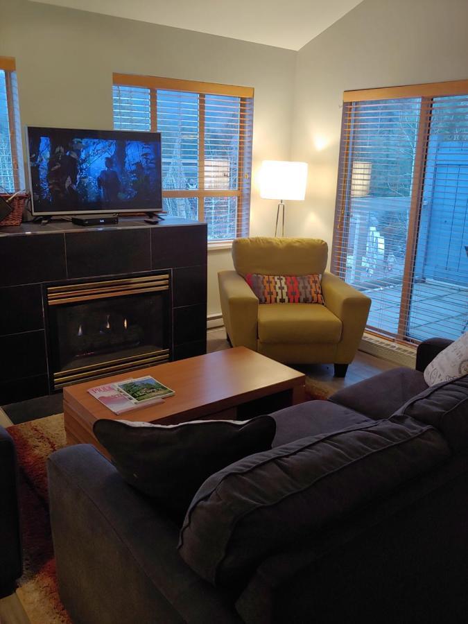 Tyndalstone Lodge 3 Bedroom In The Heart Of Village North Уислър Екстериор снимка