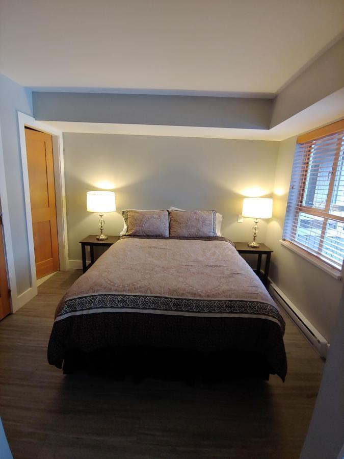 Tyndalstone Lodge 3 Bedroom In The Heart Of Village North Уислър Екстериор снимка
